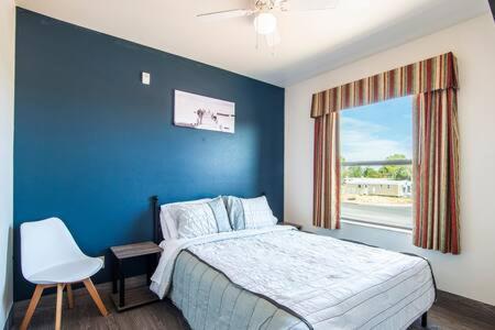 Vistas 201- Modern Sierra Vista 1bd great location image