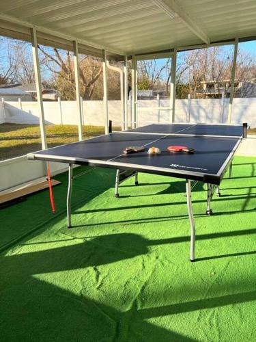 Kids,Pets, friendly 3BR 2BT Game Bonus, Room Fenced in Fayetteville, USA