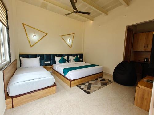 Triple Room with Bathroom image 1