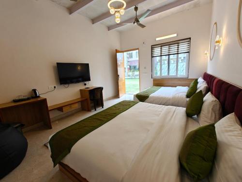Deluxe Family Room image 1
