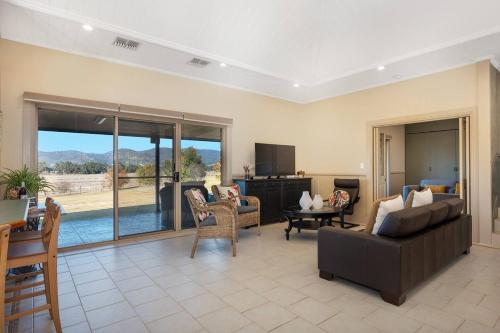 Prestigious Panoramic Mountain Views at Bellevue Mudgee