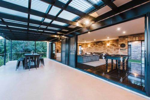 'Tyalla Lodge' Unique Luxe Design in the Mountains