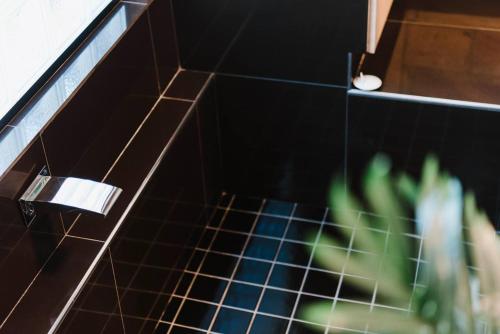 'Tyalla Lodge' Unique Luxe Design in the Mountains