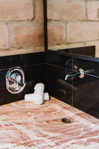 'Tyalla Lodge' Unique Luxe Design in the Mountains