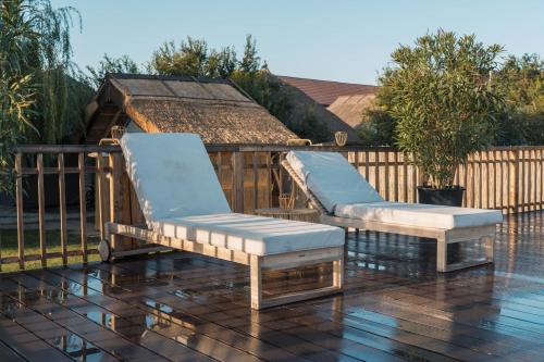 泳池, 5 Chirpici - Small Traditional Resort in 穆里格凱奧爾