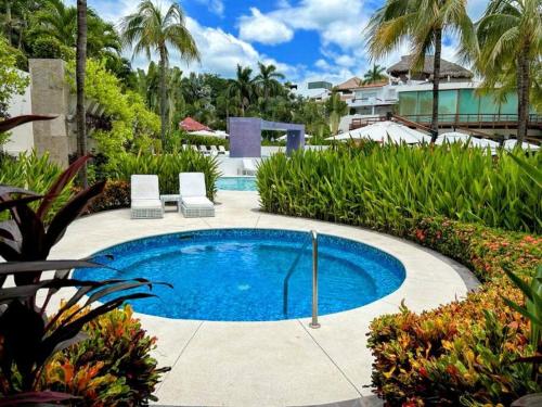 Luxury Getaway in Cruz de Huanacaxtle, Mexico