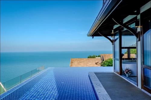 Sandalwood Luxury Villa Resort