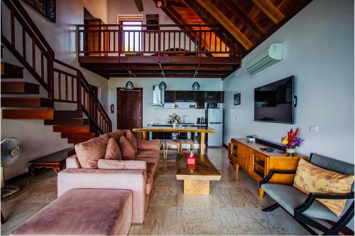 Sandalwood Luxury Villa Resort