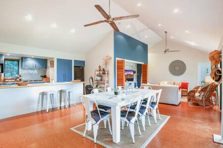 Valley Views Lodge- Country home in Port Douglas