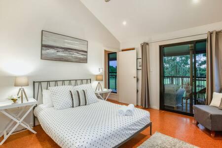 Valley Views Lodge- Country home in Port Douglas