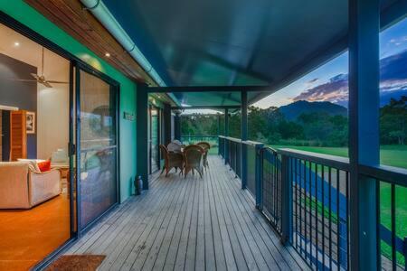Valley Views Lodge- Country home in Port Douglas