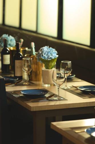 ห้องอาหาร, โรงเเรมพูนสุขเพลส (Poonsuk Place Hotel) near หน่วยบัญชาการนาวิกโยธิน กองทัพเรือ