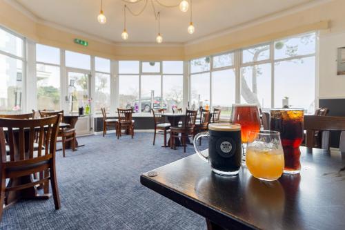 Babbacombe Royal Hotel and Carvery - image 3