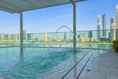 LUXFolio Retreats - Incredible 2 Bedroom - main image