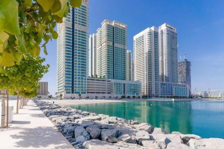 LUXFolio Retreats Private Beach - image 5