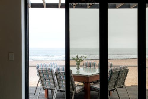 Rodyti, Flamingo Beach in Rand Rifles