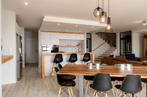 Patogumai, Flamingo Beach in Rand Rifles