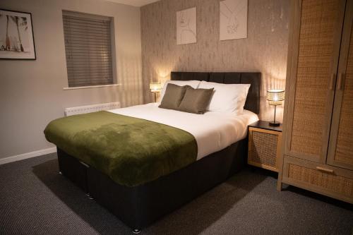 2 Bedroom Property with Free Parking close to Leeds City Centre