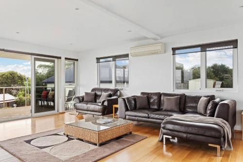 'Syrrah Serenity' Beachfront Bliss at Opossum Bay