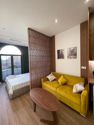 Yellow forest apartment 6