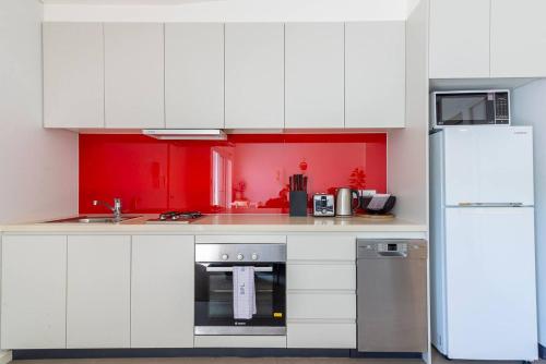 Centrally Located Pyrmont Paradise with Patio - image 10