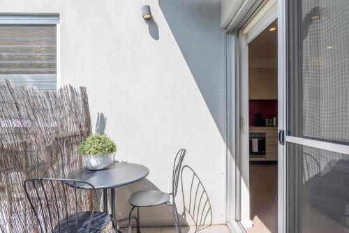 Centrally Located Pyrmont Paradise with Patio - main image