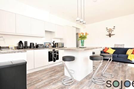 Stunning split level apartment with roof terrace, Lowestoft (fotografie 3)