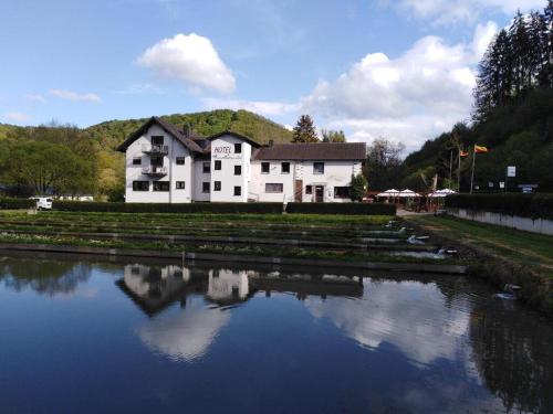 Hotel | Restaurant | Forellenzucht - Burgen