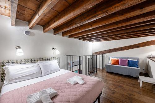 GuestHost - Il Covo di Camillo - Central and Charming Apartment, Florencja