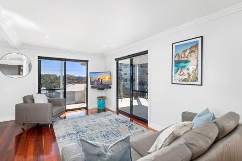 Unit 2 Tomaree Road 16 Upstairs