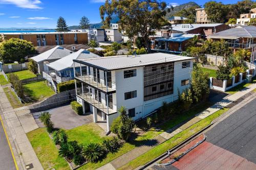 Unit 2 Tomaree Road 16 Upstairs