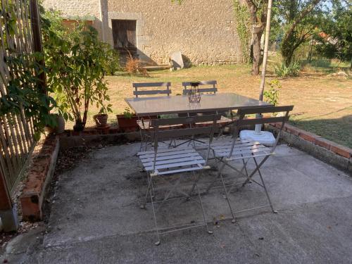 Iekārtas, Logis côté Jardin (Logis cote Jardin) in Varennes-les-Narcy
