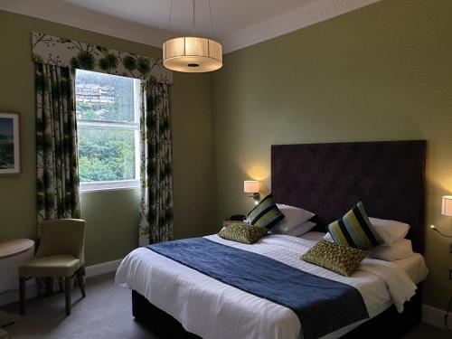 Double or Twin Room image 6