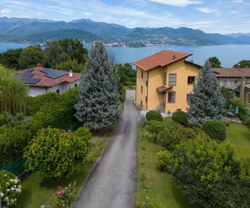 Casa Lilla - Lakeview Large Apartments With Garden Above Stresa