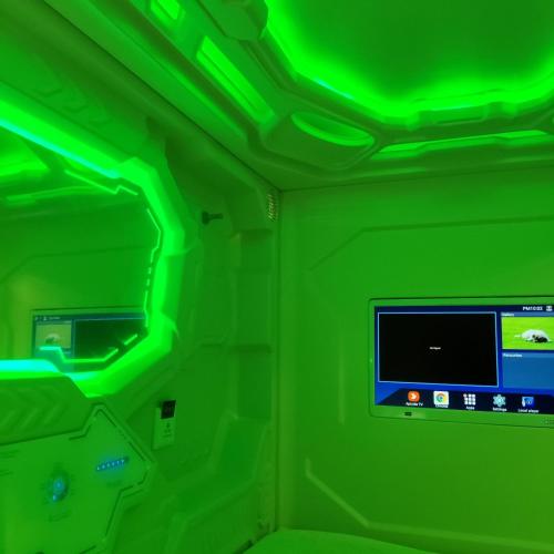 Cosmos capsule coworking London - image 11