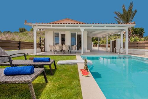 Superb Argassi Villa - 2 Bedrooms - Villa Siesta - Great Sea Views - Close to Beach and Amenities