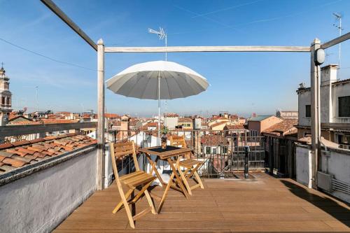 Residenza del Calice-Attico con Terrazza-iHOMES, Venice