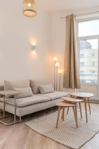Spacious and bright studio in the center. 3