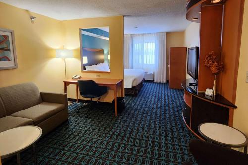 Fairfield Inn & Suites St. Cloud - image 10