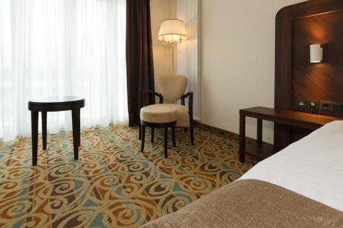 Double or Twin Room image 4