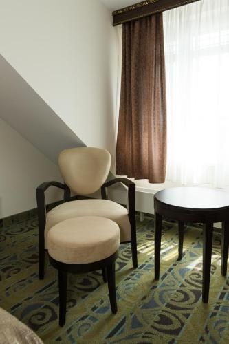 Deluxe Double or Twin Room with River View image 7