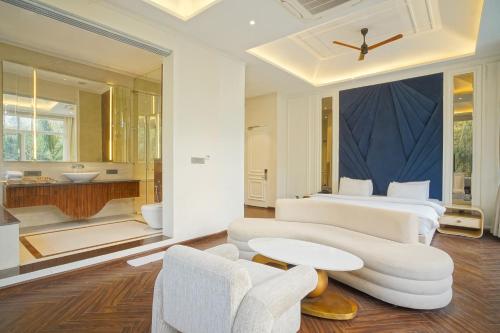 The Narayana Sanctuary - Luxe Poolside Suites by SALVUS