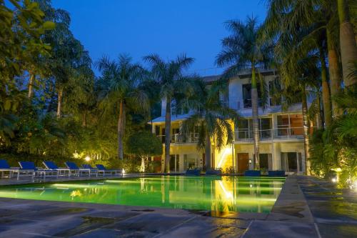 The Narayana Sanctuary - Luxe Poolside Suites by SALVUS