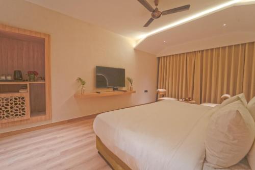 The Narayana Sanctuary - Luxe Poolside Suites by SALVUS