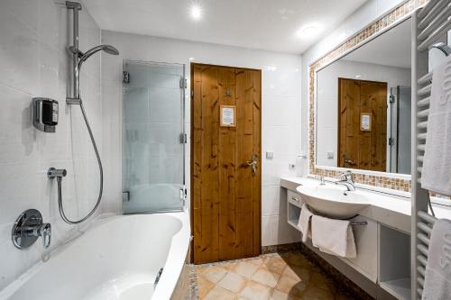 Hotel Alpina Sölden - Adults Only - image 2