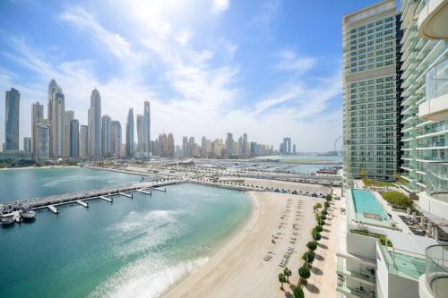 Silkhaus Vacation Homes Full Marina View 2BDR in Unique New Tower, Дубай