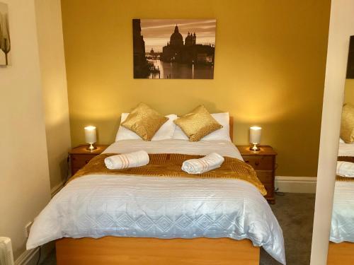 Train station studios /Parking Train station studios /Parking