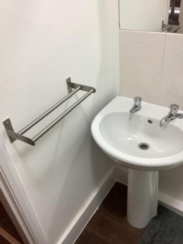 Train station studios /Parking Train station studios /Parking