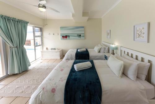 'Harbour Views' - 2 bedroom sleeps 4 with private pool and large veranda! - image 3