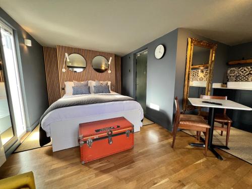 1 queen bed